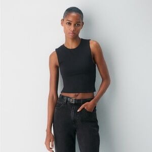 Aritzia Babaton Black Sleeveless Crop Top
